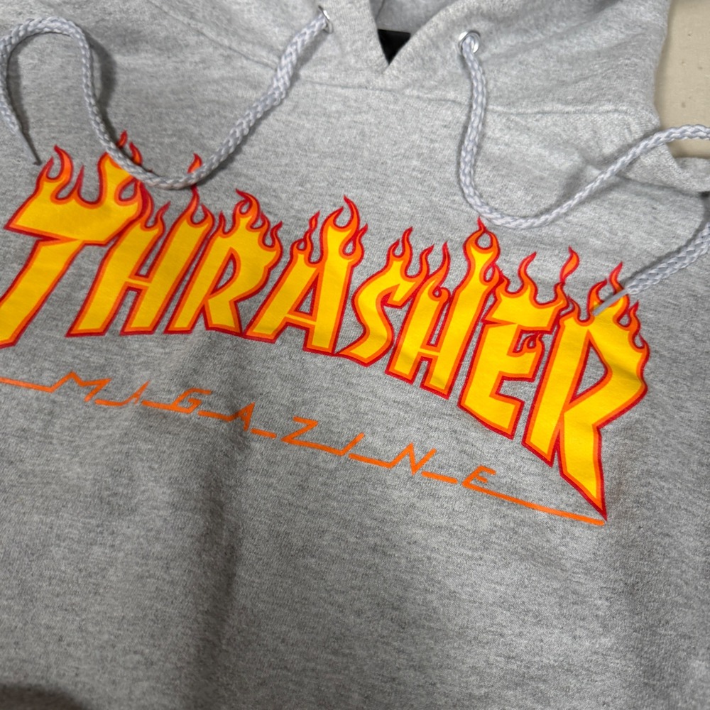 Thrasher Flame Logo Cropped Hoodie Heather Grey Skateboard Magazine Small